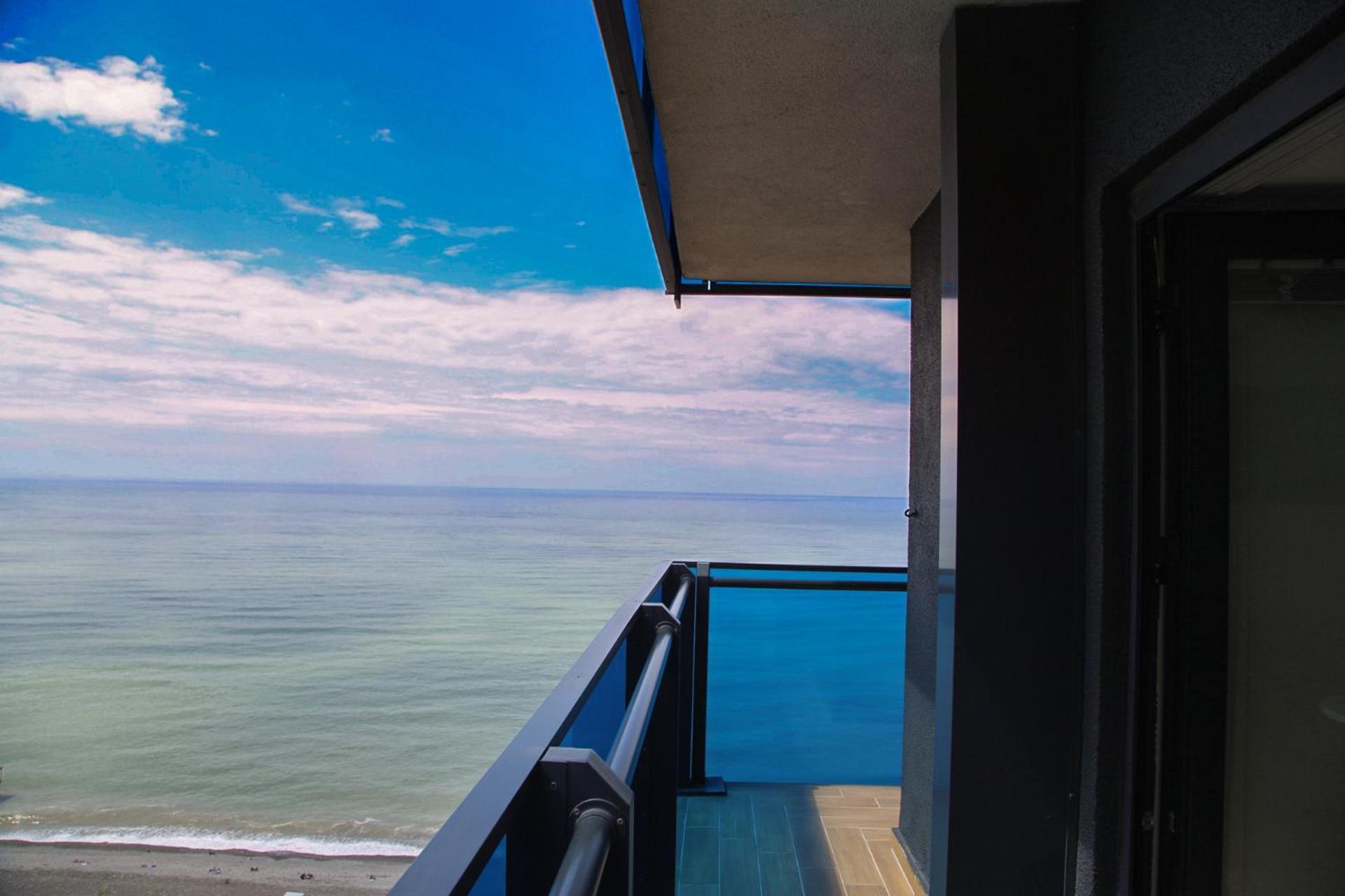 Luxury Beach Front Hotel Batumi Kültér fotó